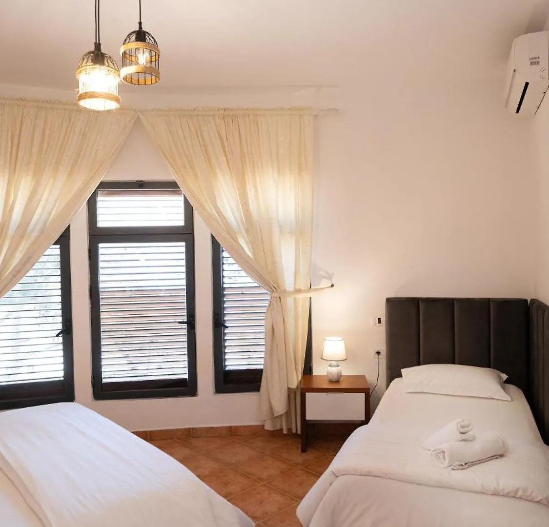 Cosmo Beach Hotel Durres 0*,